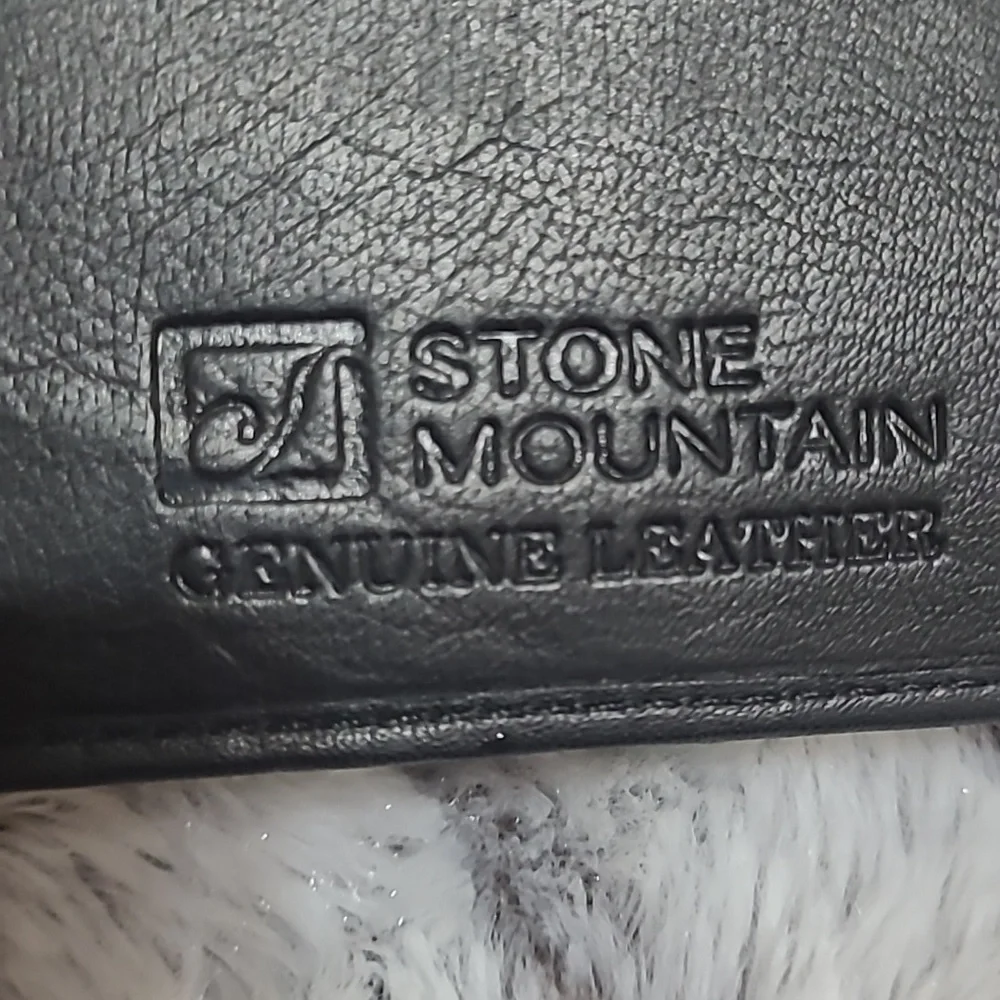 4/$25 Stone Mountain Genuine leather Wallet ..has RFID signal blocker..Theft NWT